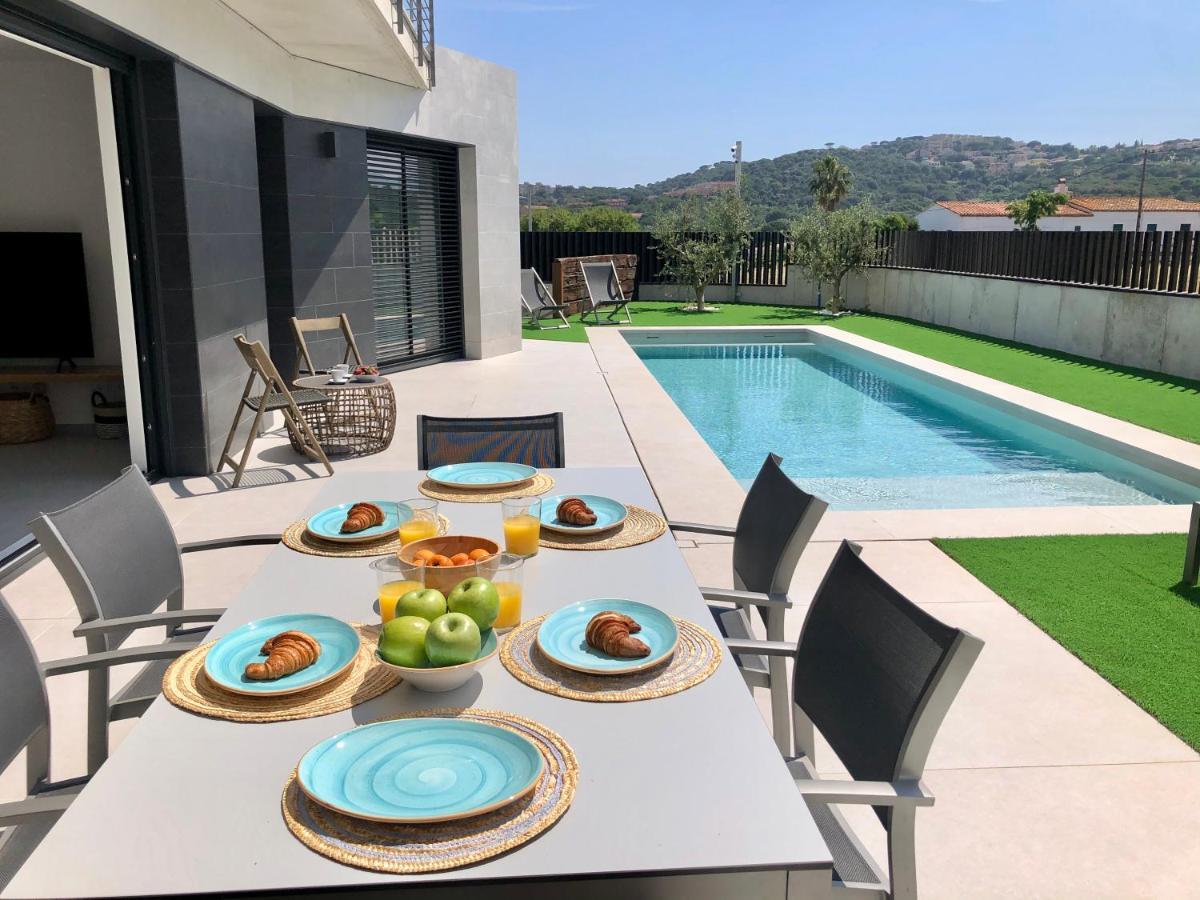 Naramia Sagaro Villa With Poolgarden10 Pax S'Agaro Buitenkant foto